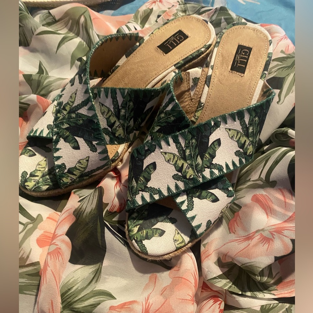 I got u covered…2 piece Beautiful palm, leaf cover-up with matching shoes 🌴🌴